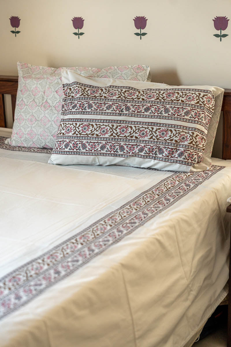 Rani Pink Border Bedsheet 300 TC Percale Cotton Bedsheet