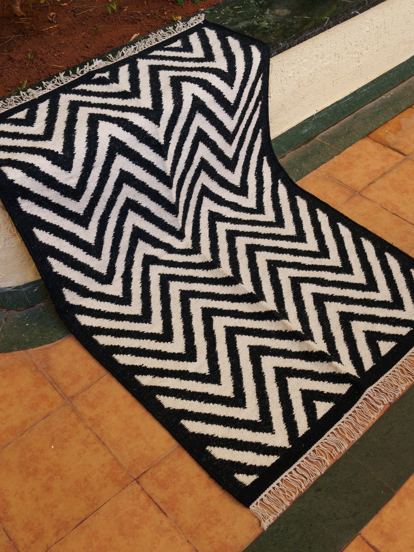 Handwoven Dhurrie Rug - Black and White