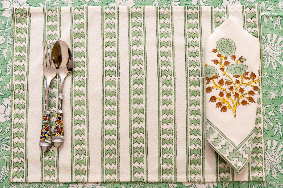 striped mats in canvas cotton with matching napkins